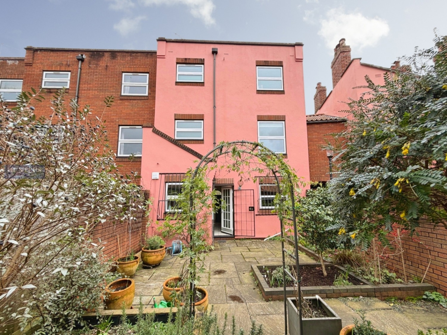 Bathurst Parade, Bristol, BS1 6UB