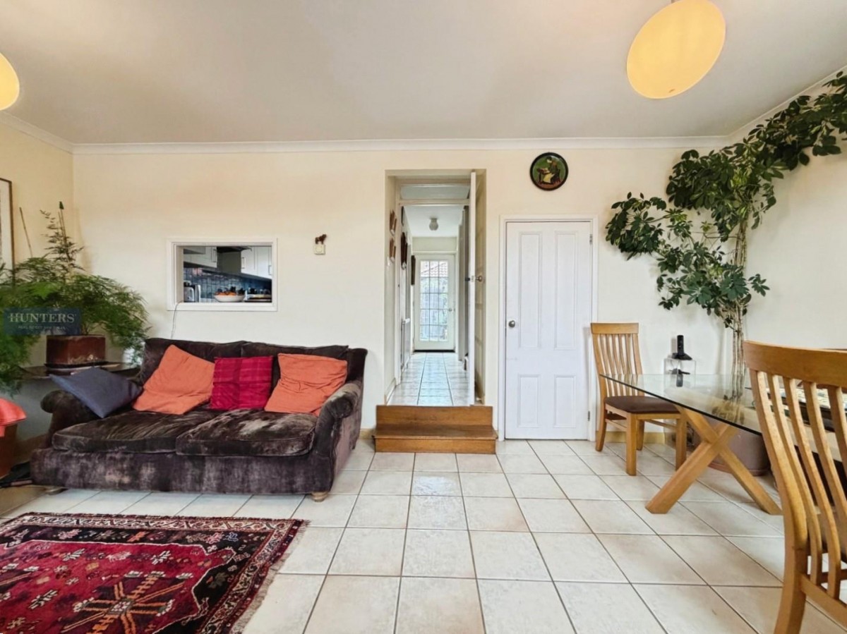 Bathurst Parade, Bristol, BS1 6UB