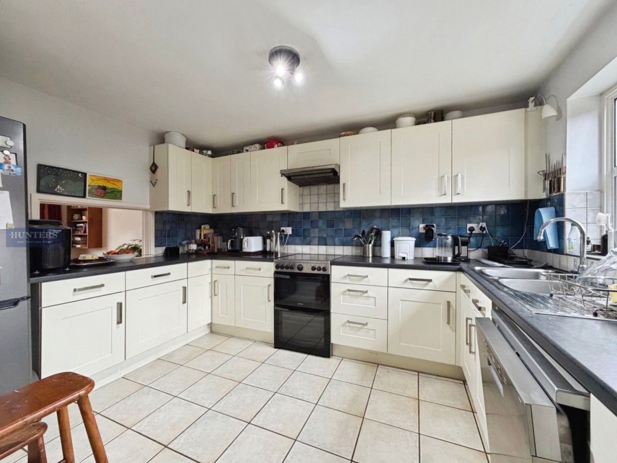 Bathurst Parade, Bristol, BS1 6UB