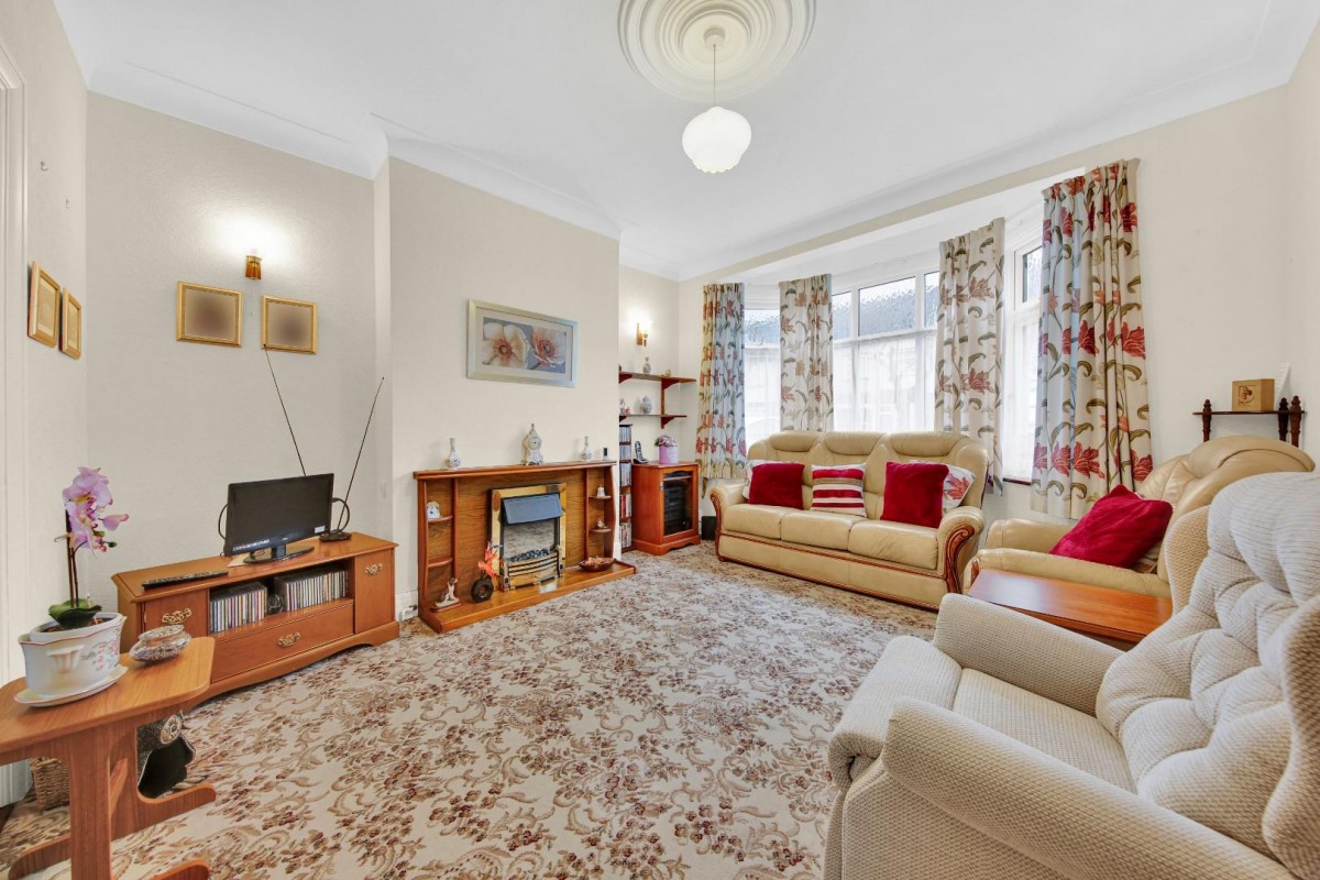 Belfairs Drive, Chadwell Heath, RM6