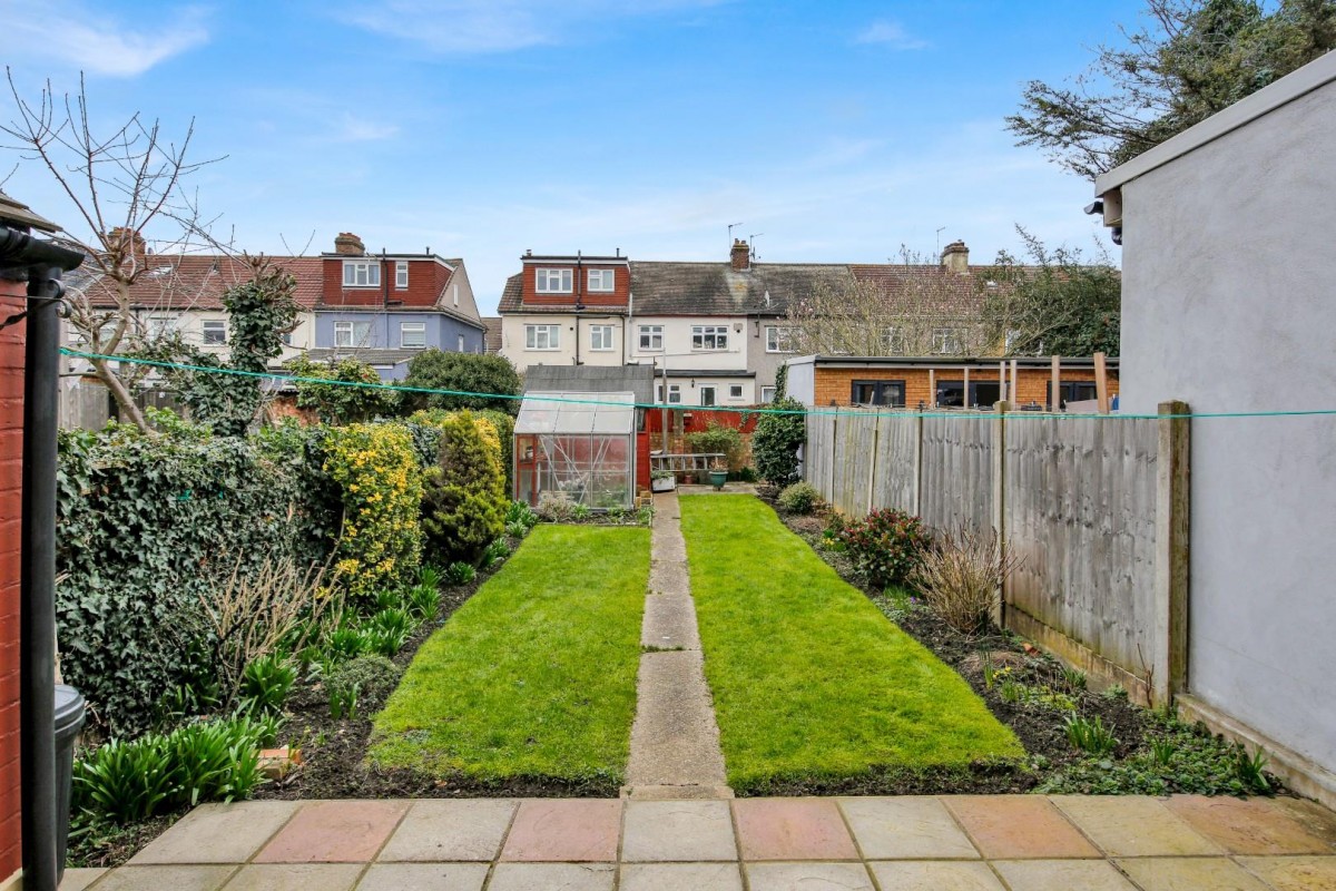 Belfairs Drive, Chadwell Heath, RM6