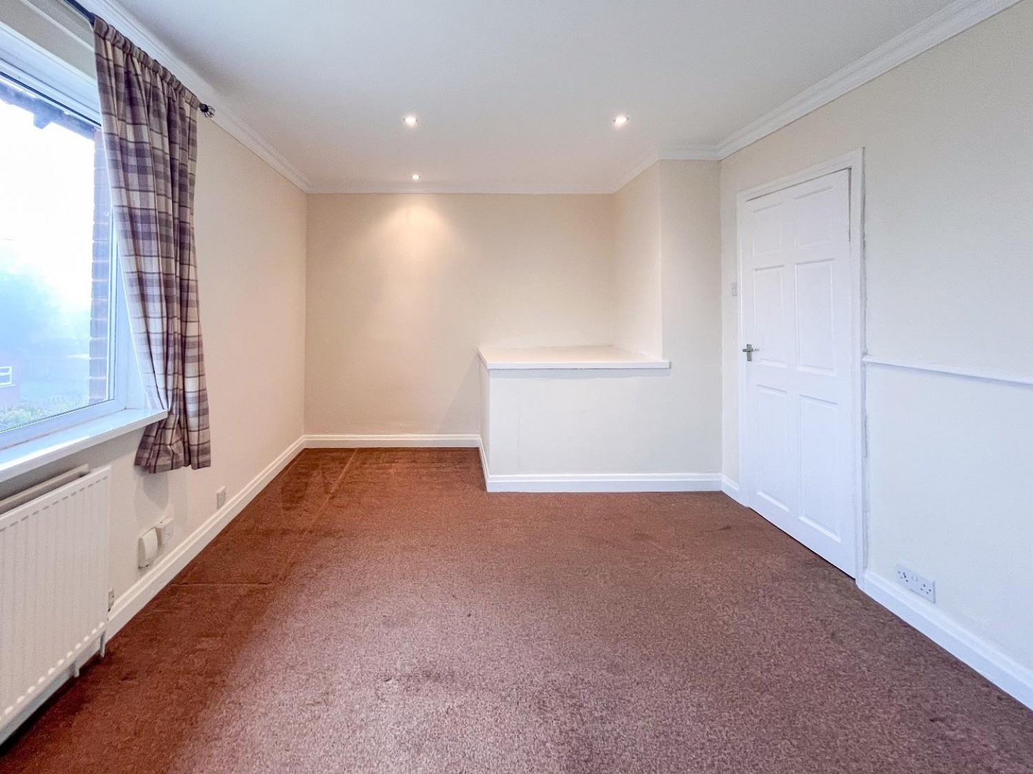 2 bedroom House for sale in Castle Crescent, Dewsbury