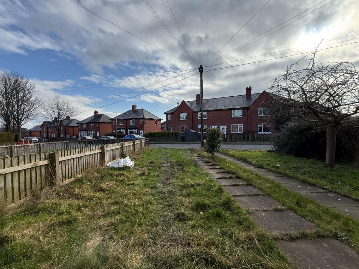 2 bedroom House for sale in Castle Crescent, Dewsbury