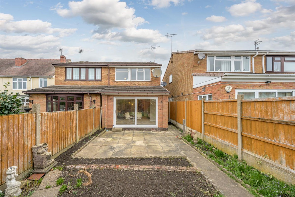 Victoria Street, Wall Heath, Kingswinford, DY6 0JL