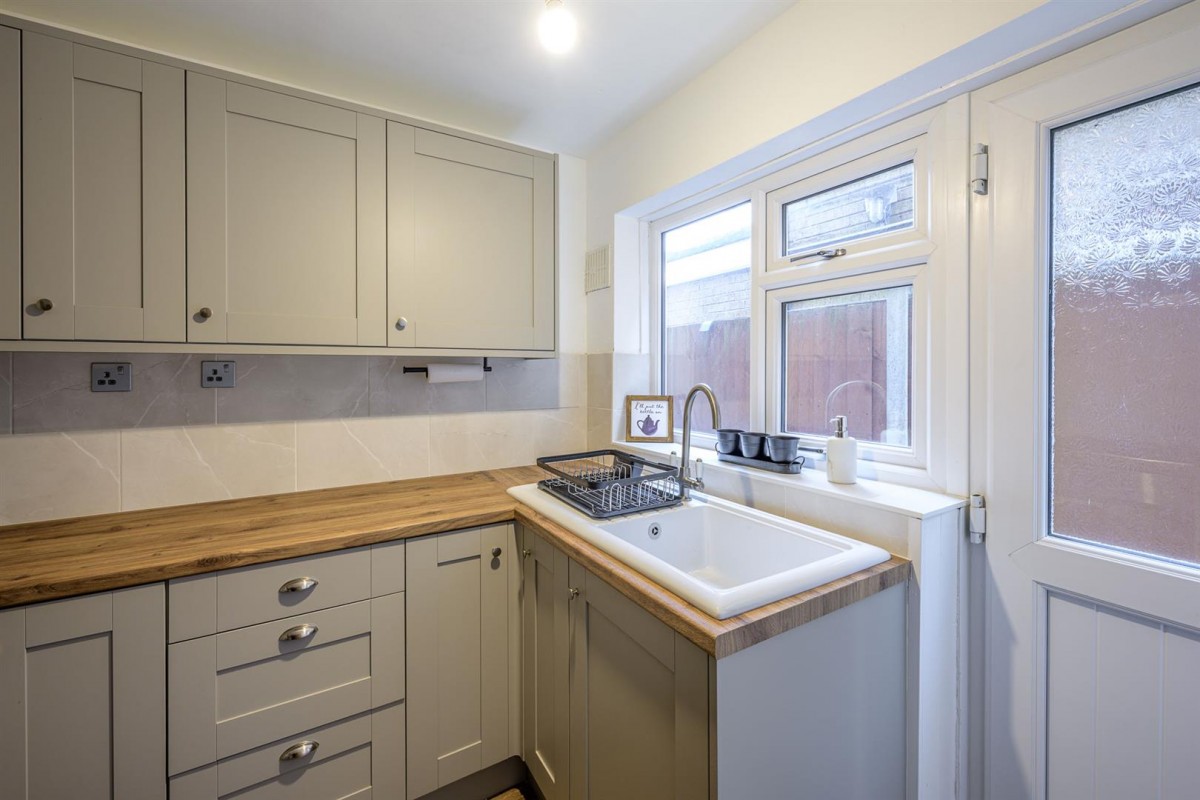 Victoria Street, Wall Heath, Kingswinford, DY6 0JL