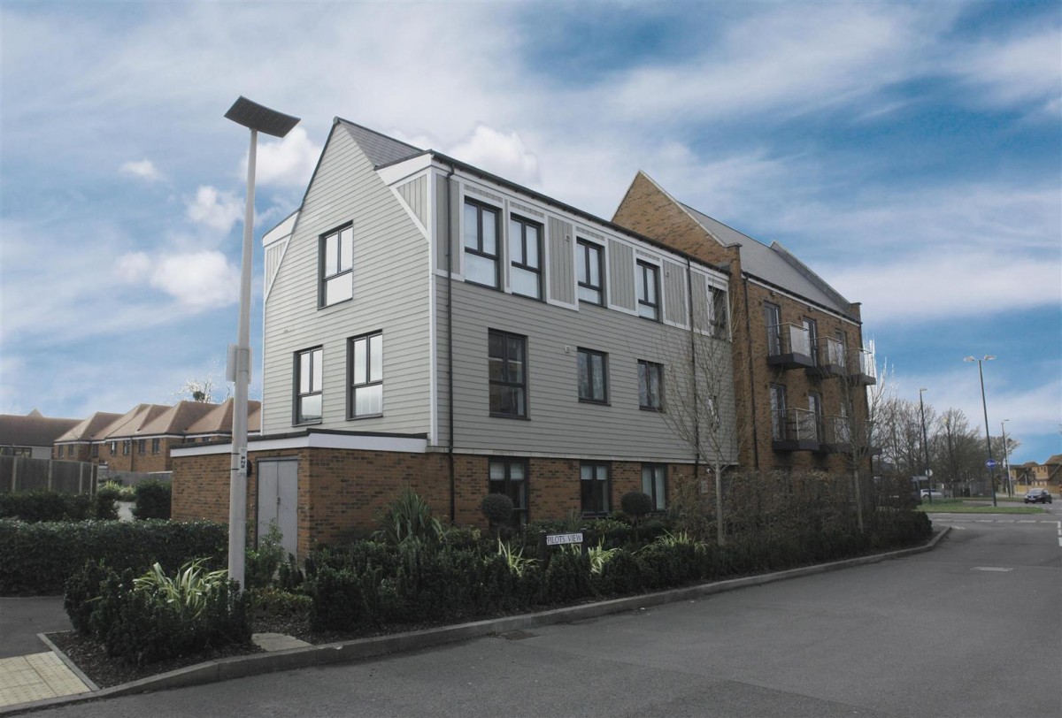 Pilots View, Chatham, ME4 6FQ