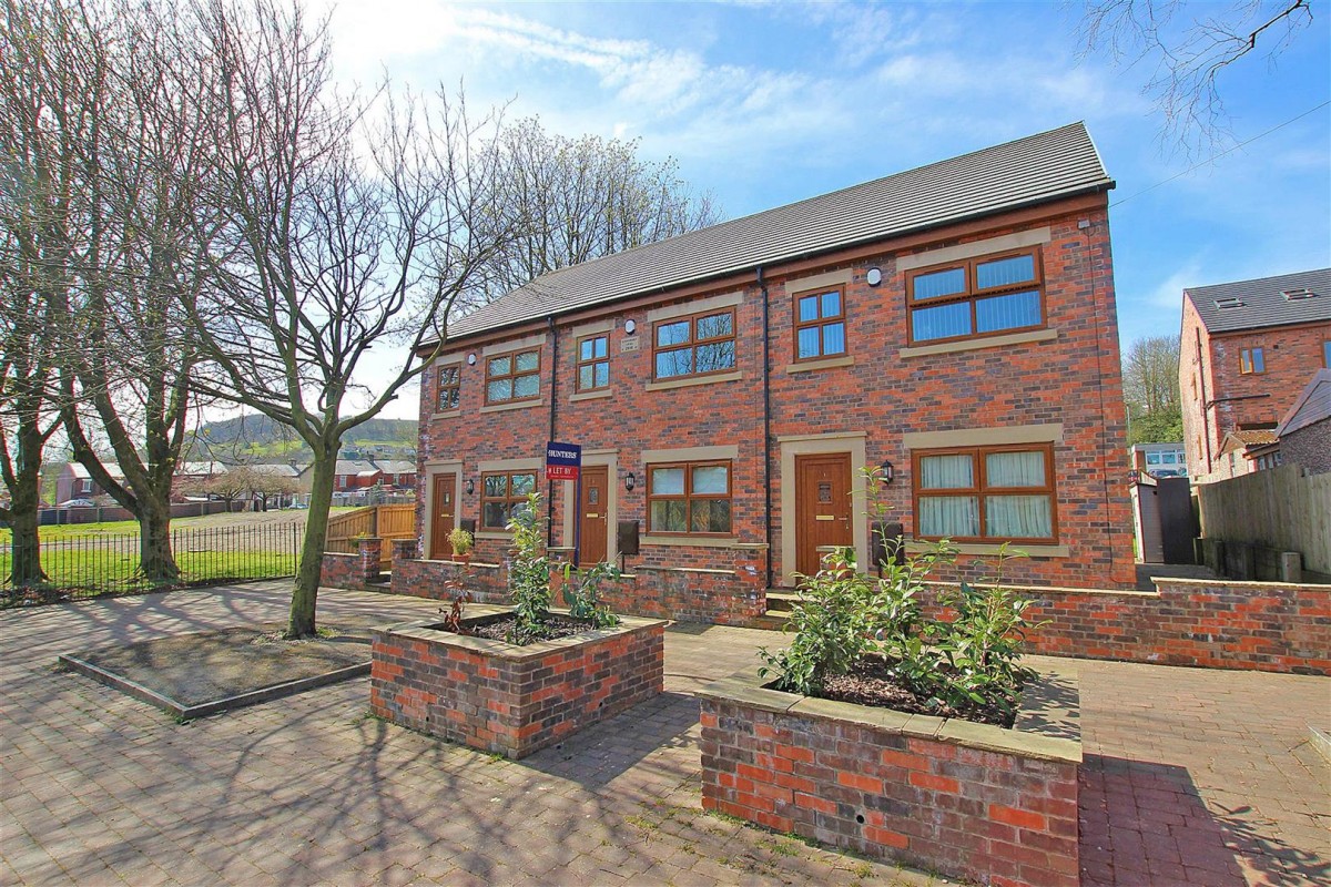 Shaftsbury Avenue Darwen BB3 1HY