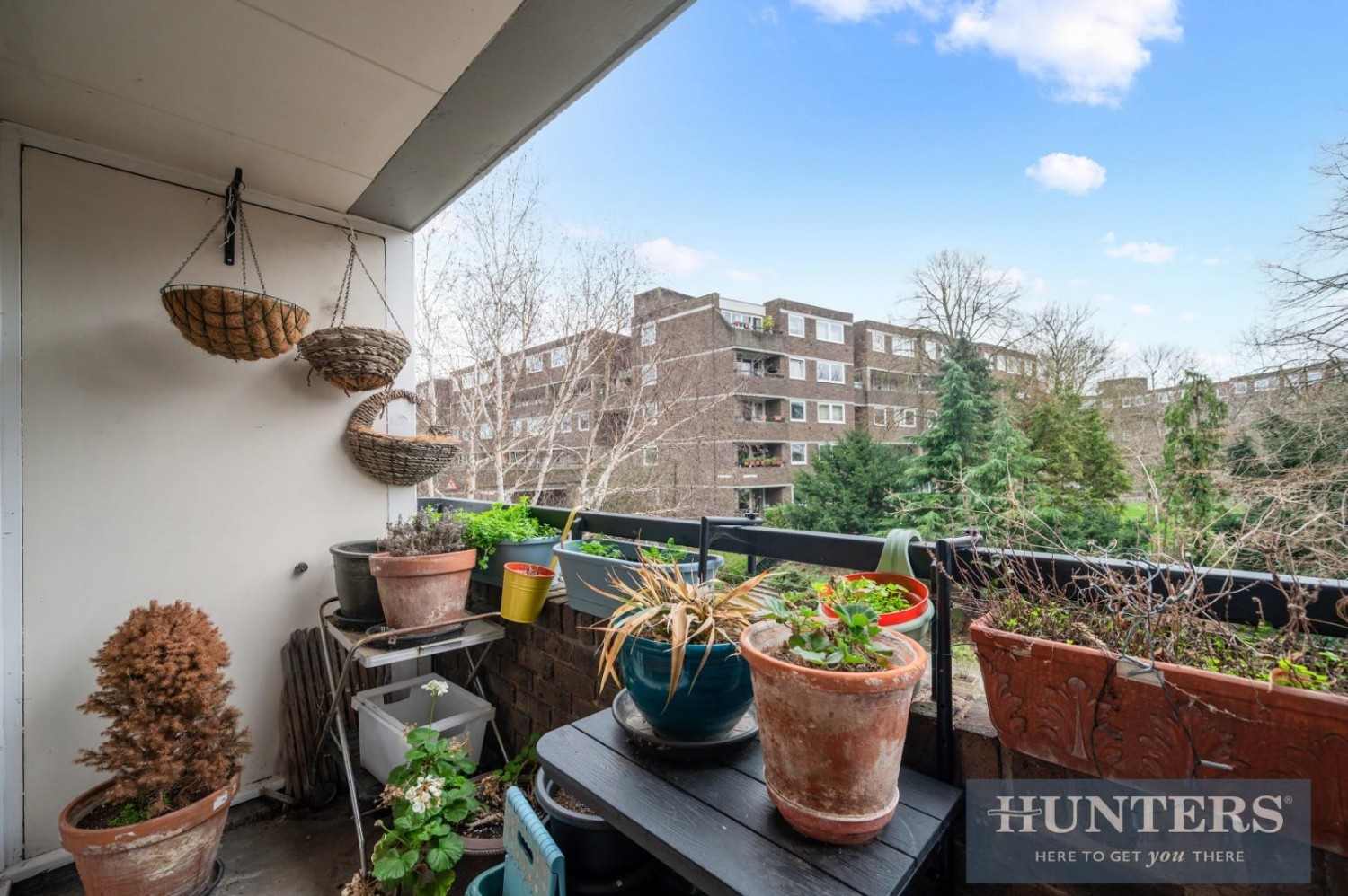 2 bedroom Flat for sale in 1 Justin Close, Brentford