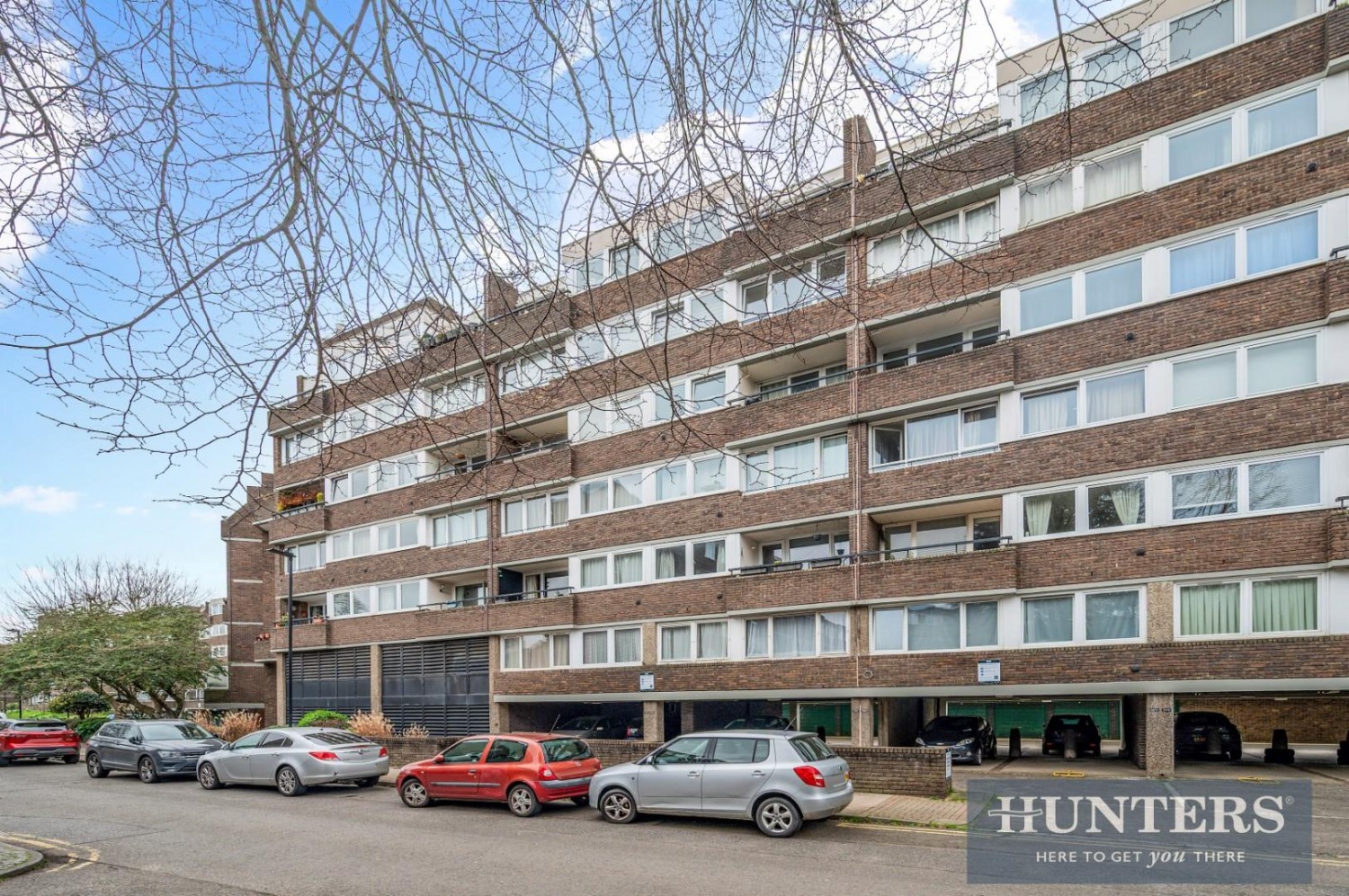 2 bedroom Flat for sale in 1 Justin Close, Brentford
