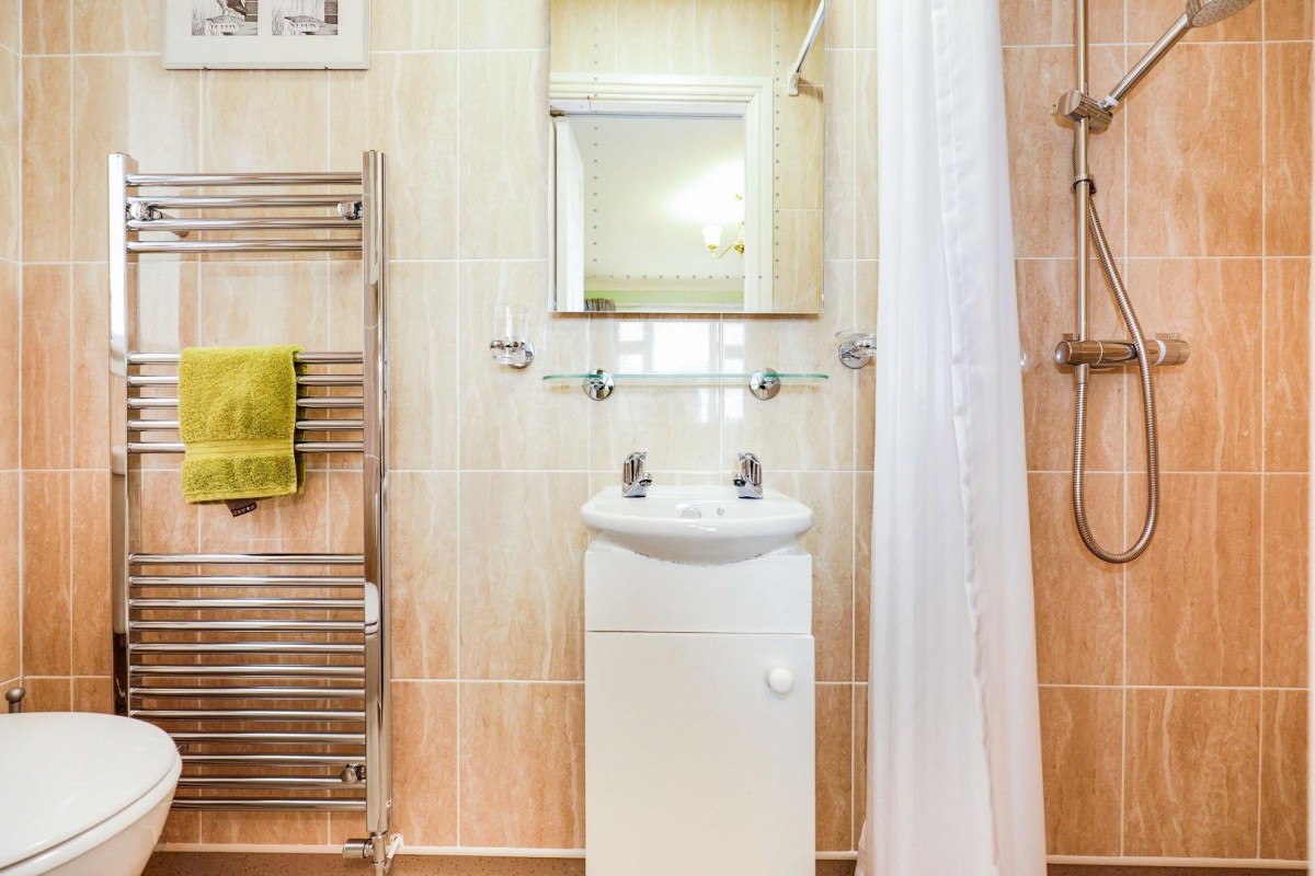 Wharnscliffe Drive, York