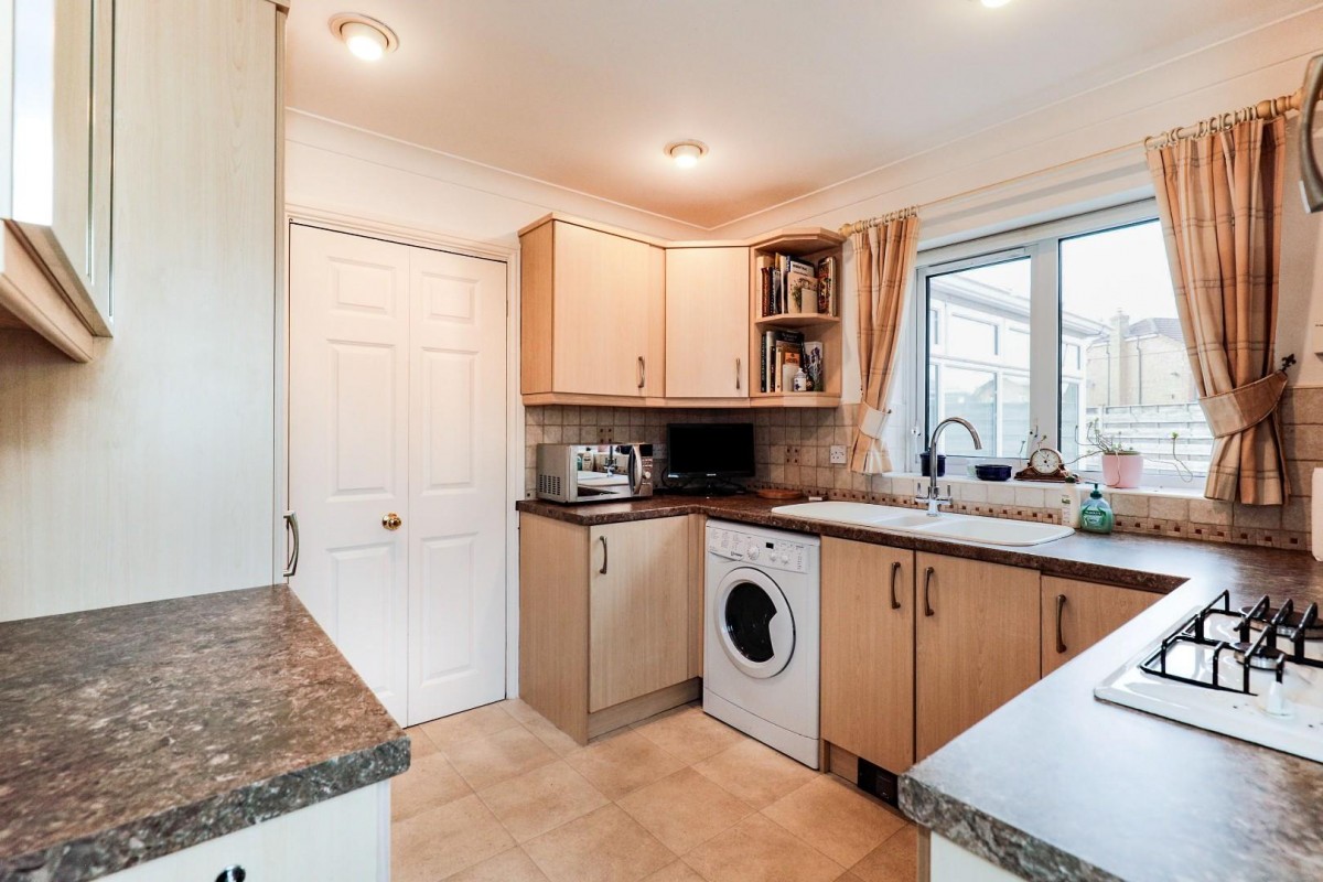 Wharnscliffe Drive, York