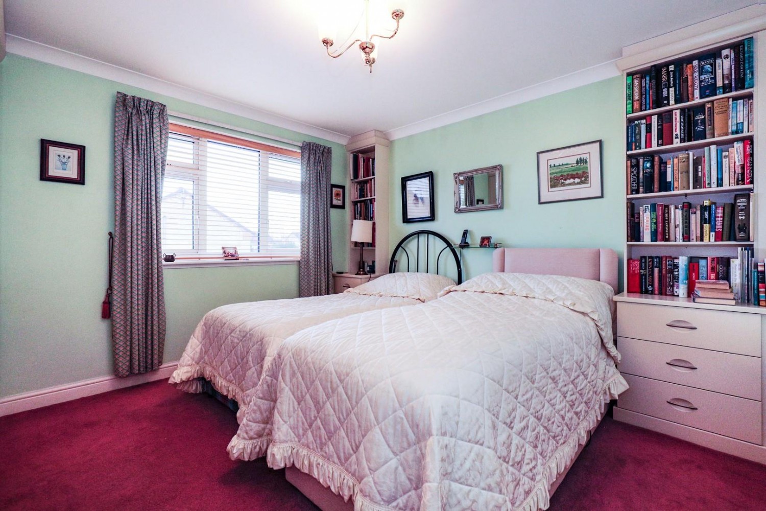 Wharnscliffe Drive, York