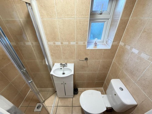 Wraysbury Close, Hounslow