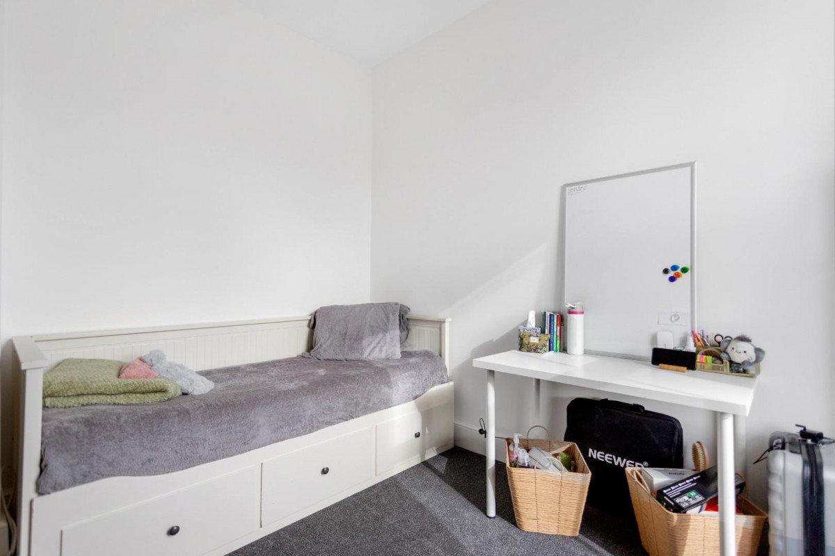 Lea Bridge Road, London, E5