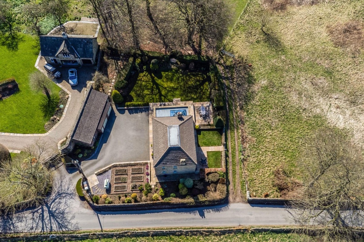 Carlton Lane, Yeadon, Leeds