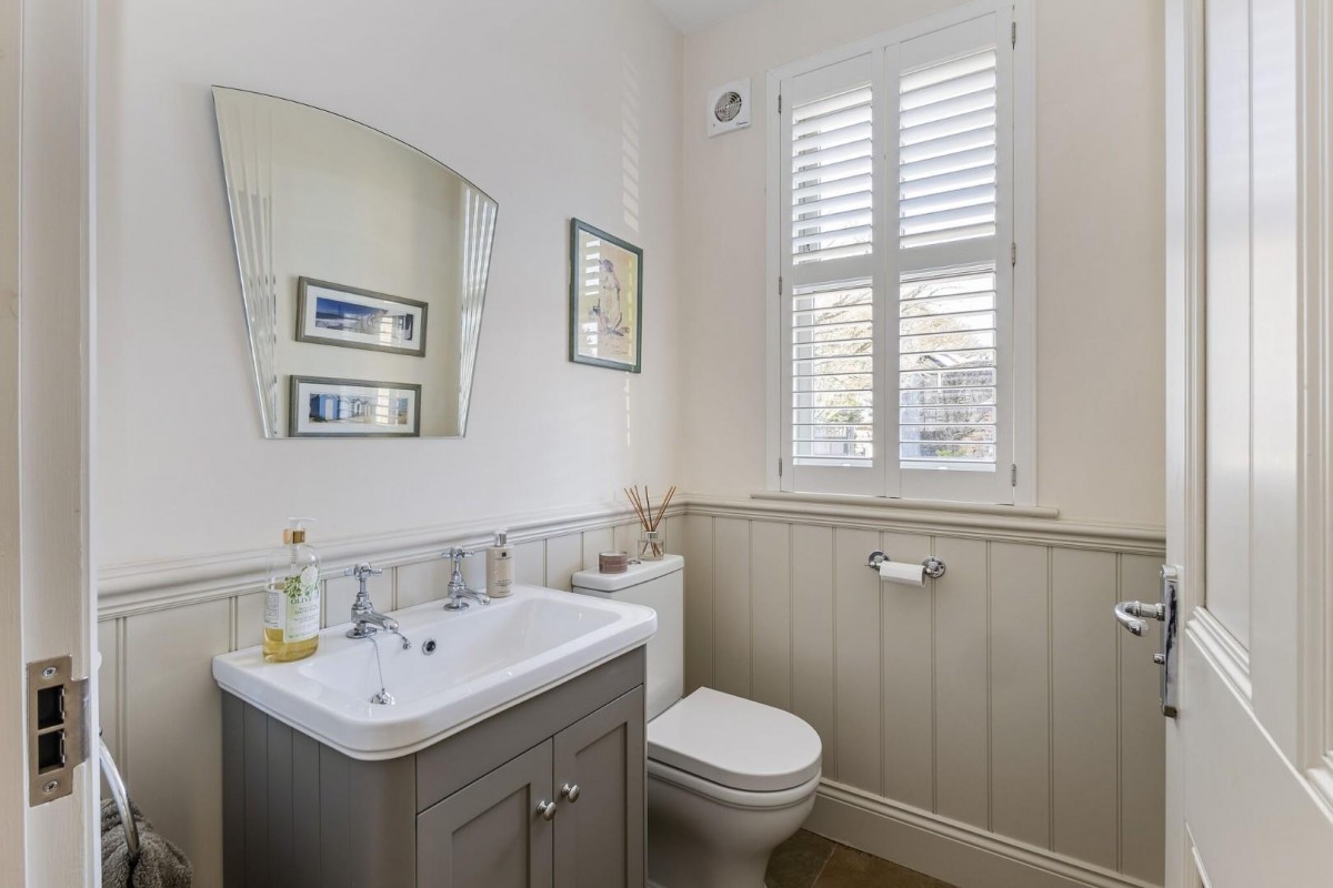 Carlton Lane, Yeadon, Leeds