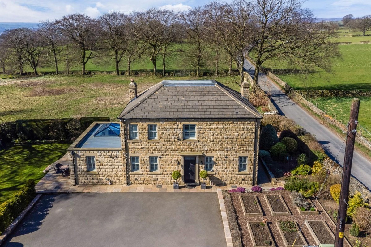 Carlton Lane, Yeadon, Leeds