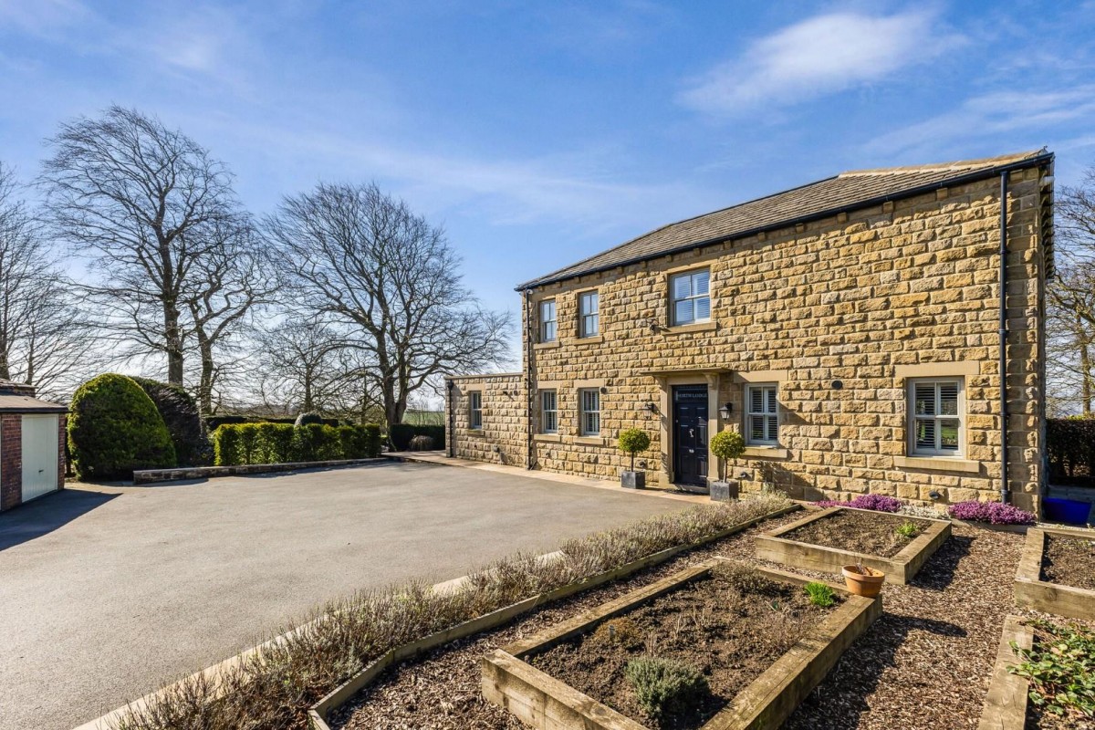 Carlton Lane, Yeadon, Leeds