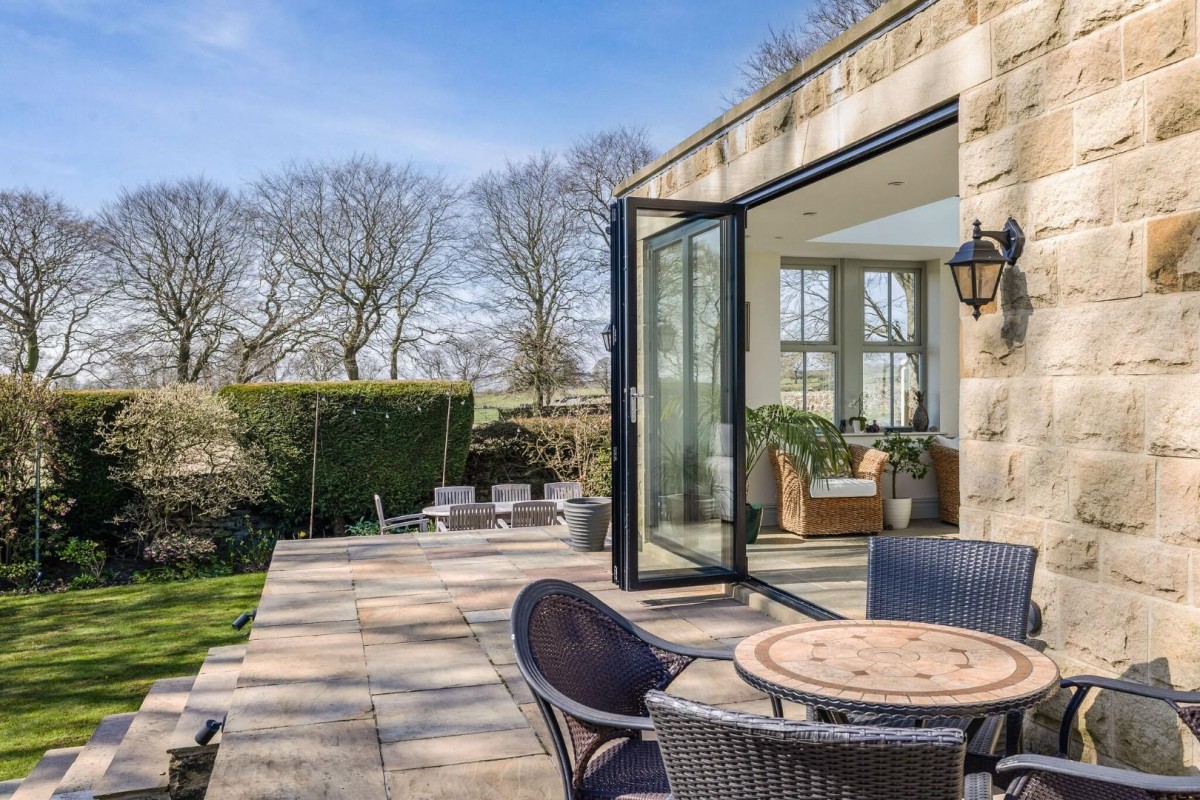 Carlton Lane, Yeadon, Leeds