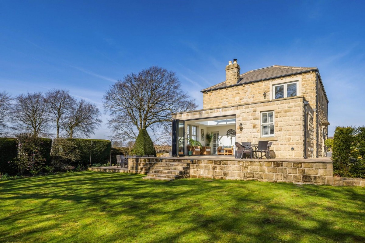 Carlton Lane, Yeadon, Leeds