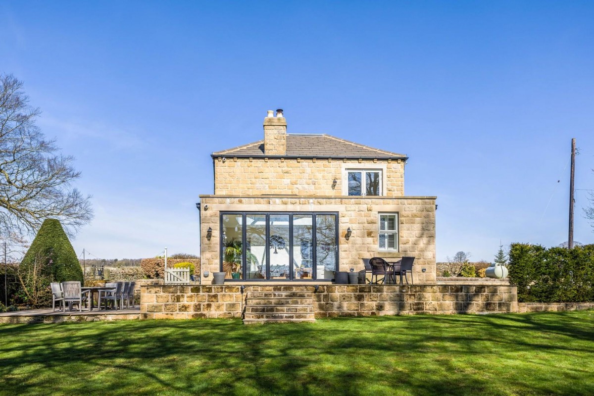 Carlton Lane, Yeadon, Leeds