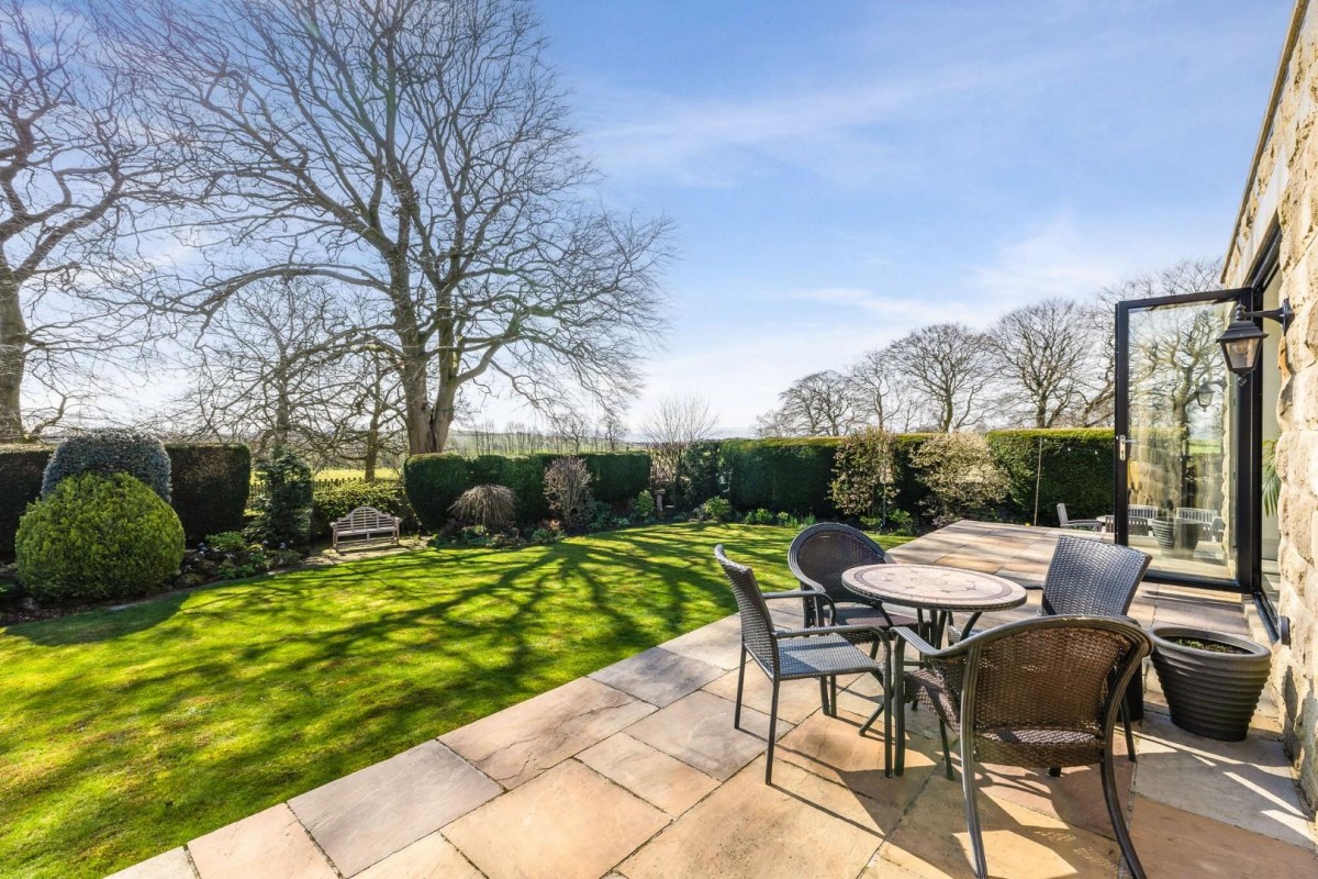 Carlton Lane, Yeadon, Leeds