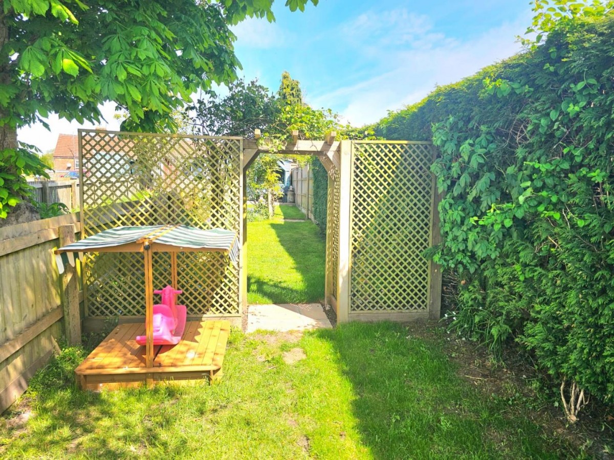 Lynch Road, Berkeley