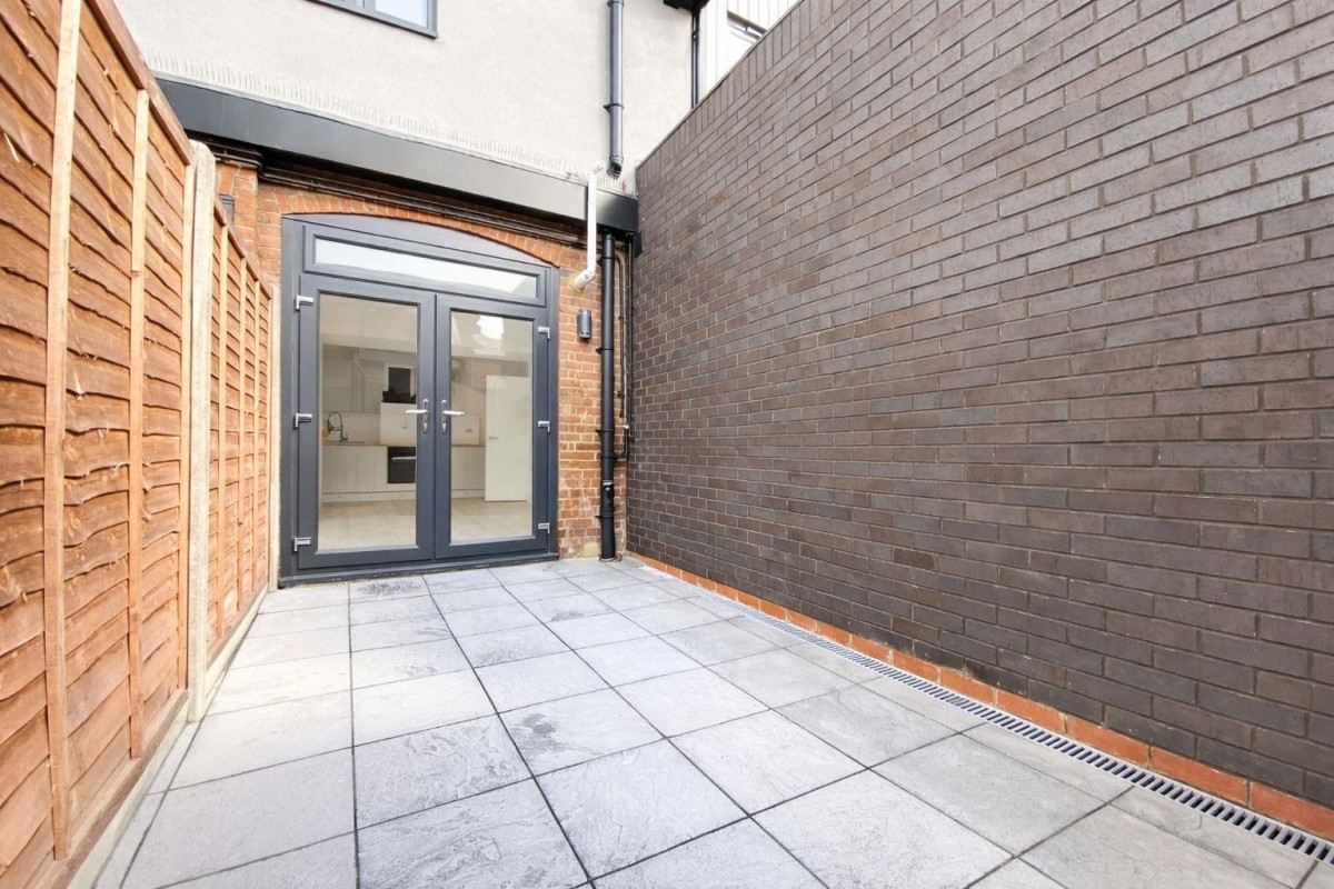 Cricket Green, Mitcham