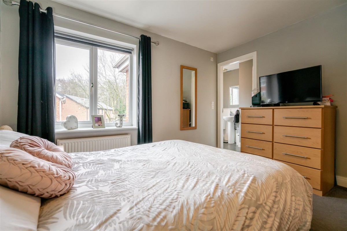 Pickley Court, Leigh