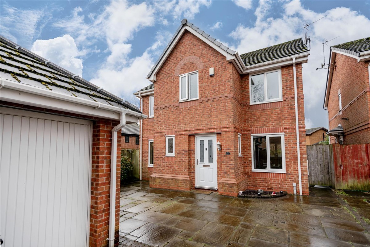 Pickley Court, Leigh