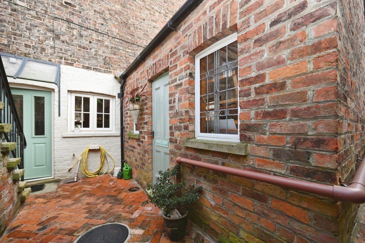 Dishforth Road, Sharow