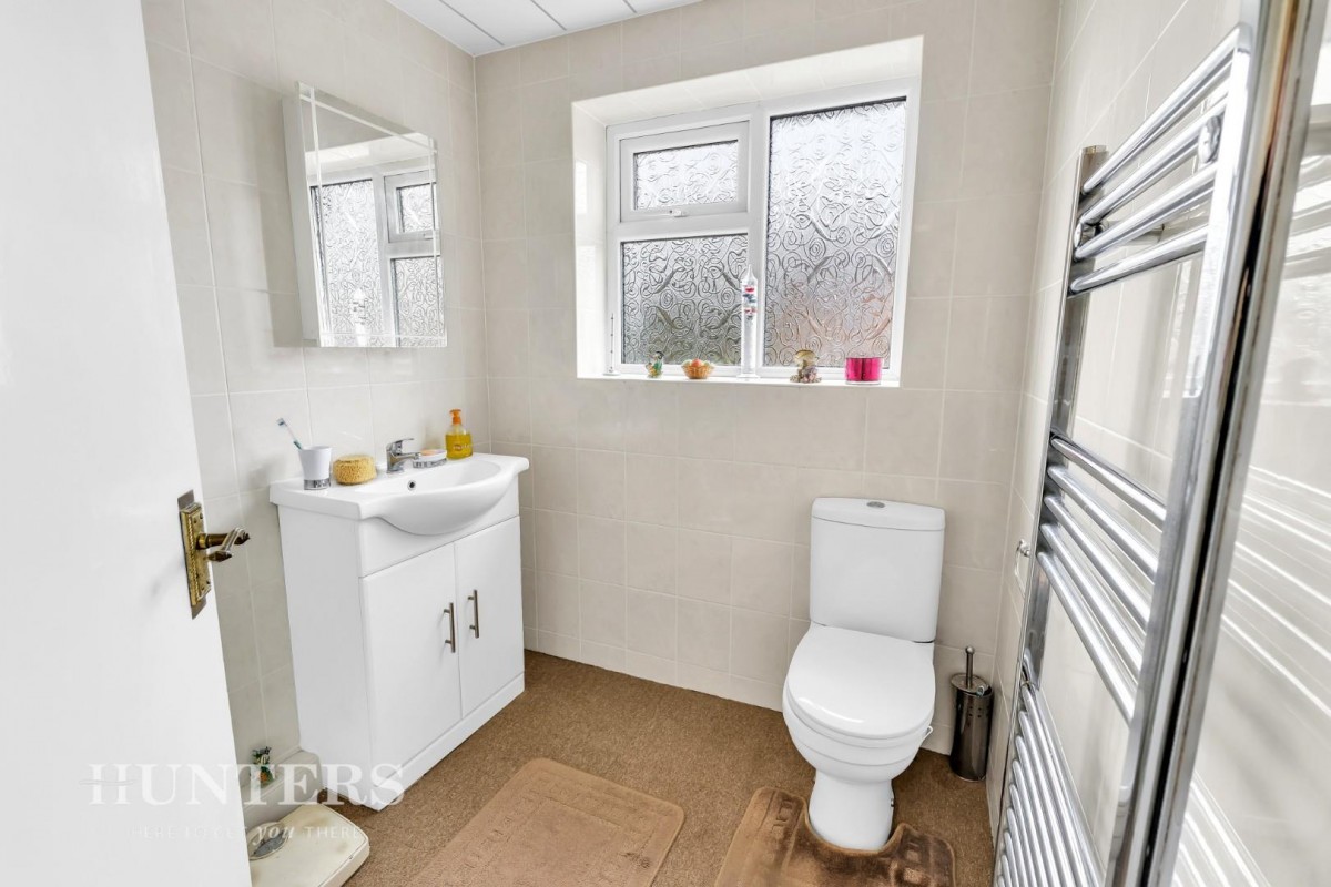 College Avenue, Oldham