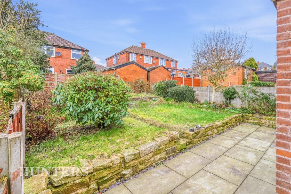 College Avenue, Oldham