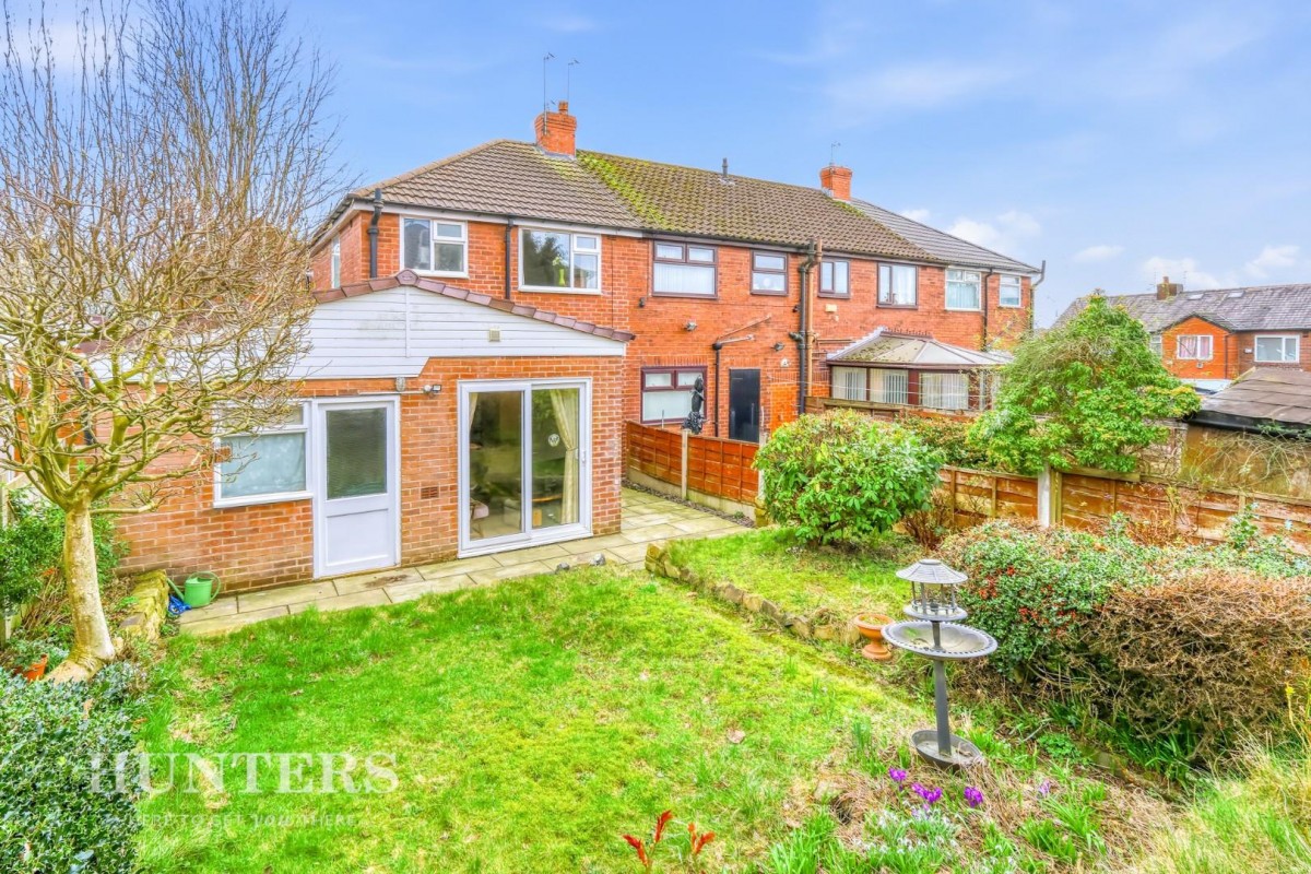 College Avenue, Oldham