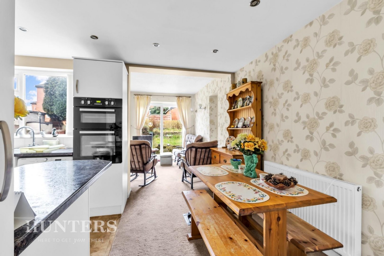 College Avenue, Oldham