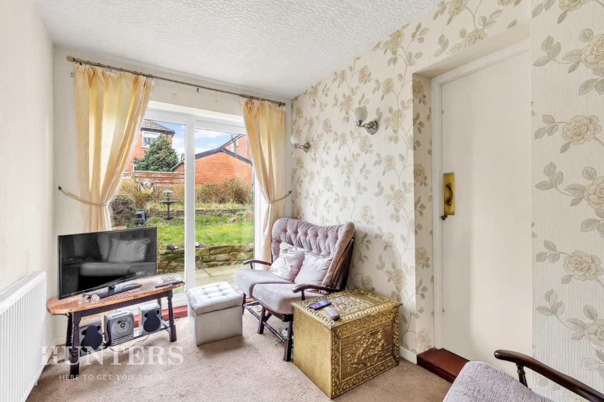 College Avenue, Oldham