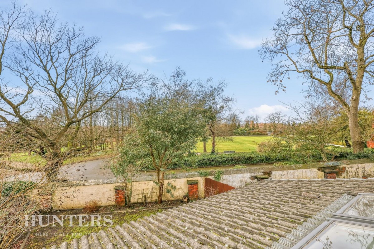 Howardian Close , Oldham