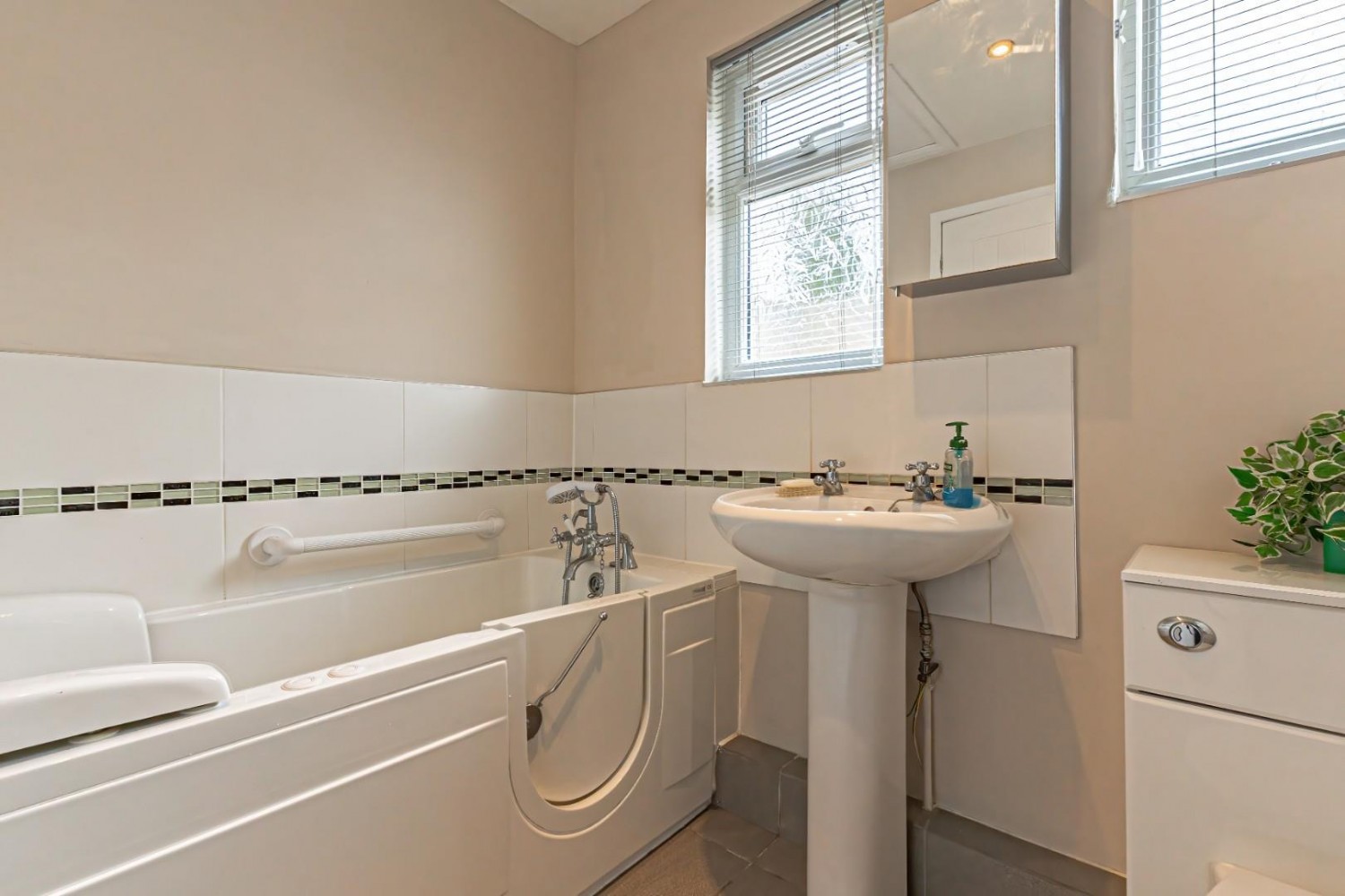 Leighton Road, Wingrave, Aylesbury