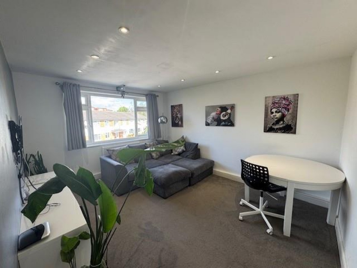 Nicola Close, Harrow