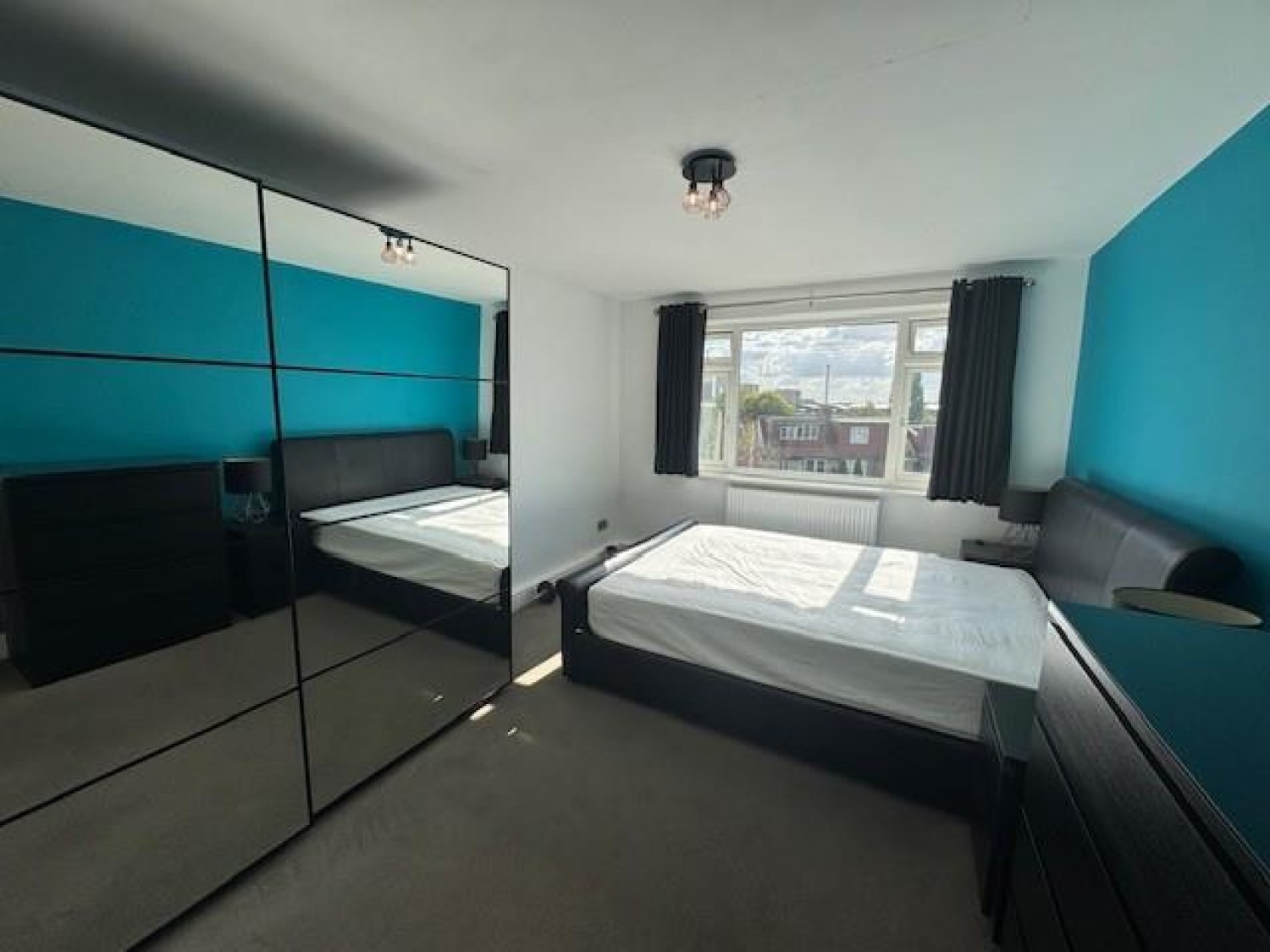 Nicola Close, Harrow