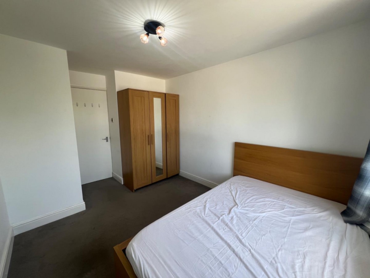 Nicola Close, Harrow