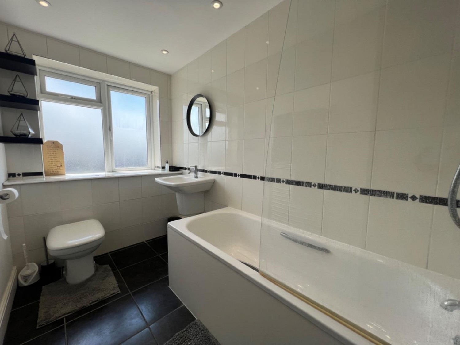 Nicola Close, Harrow