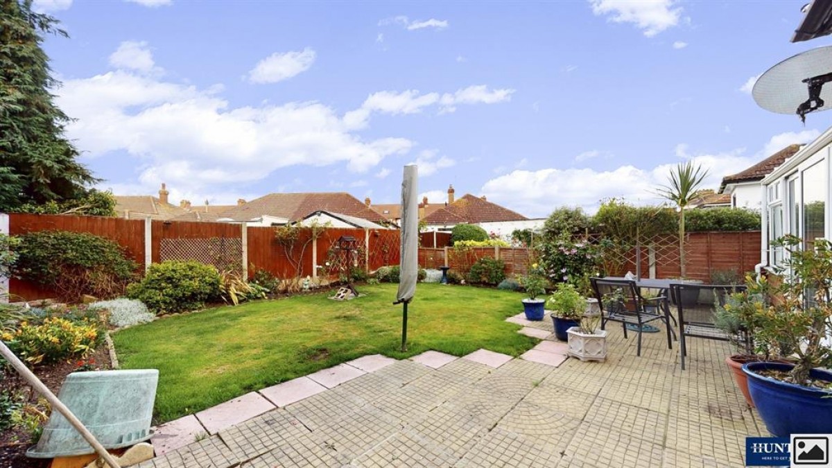 Chadwell Heath Lane, Romford, RM6