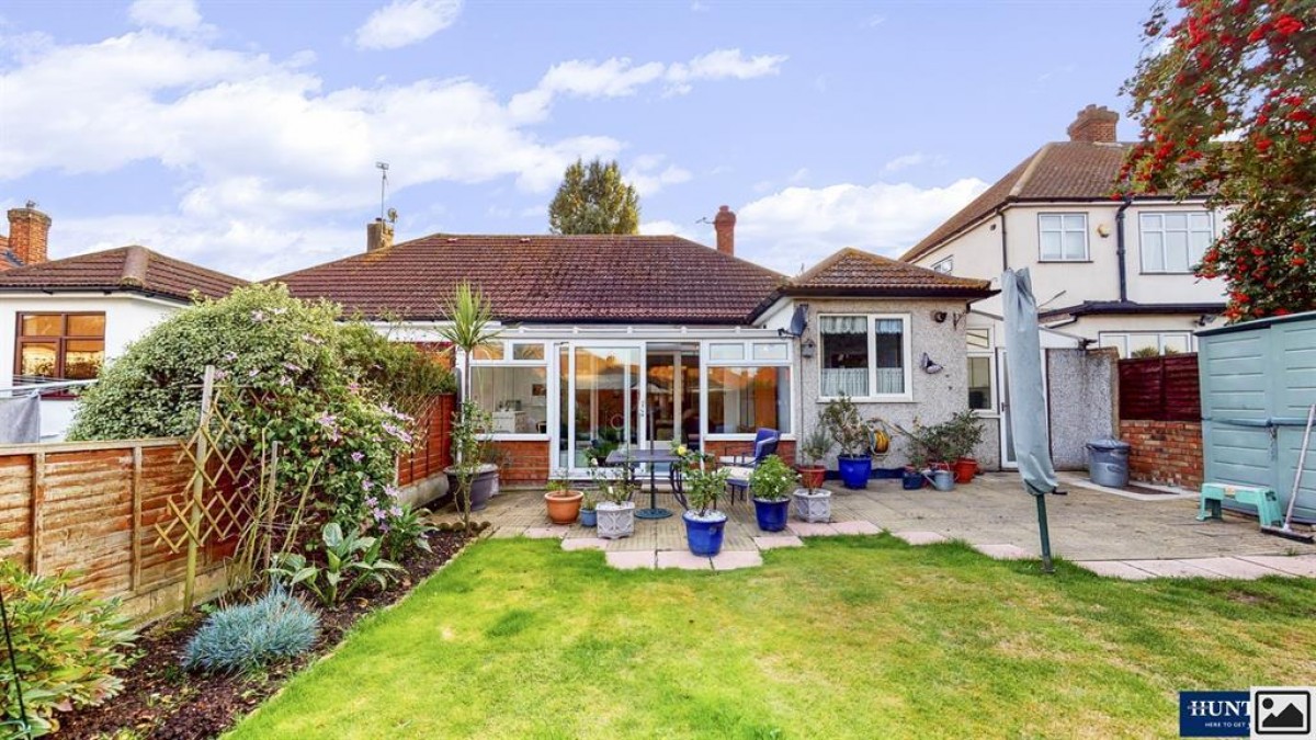 Chadwell Heath Lane, Romford, RM6