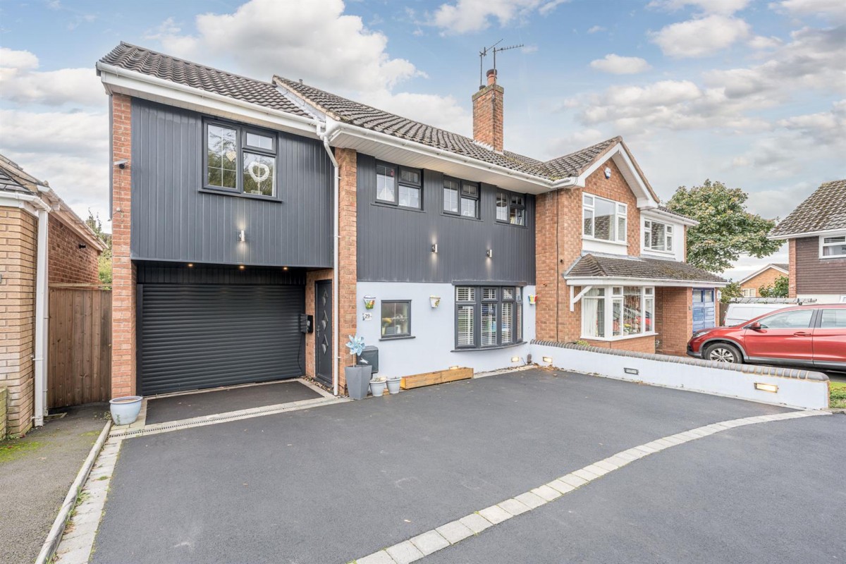 Lightwoods Road, Stourbridge, DY9 0TR