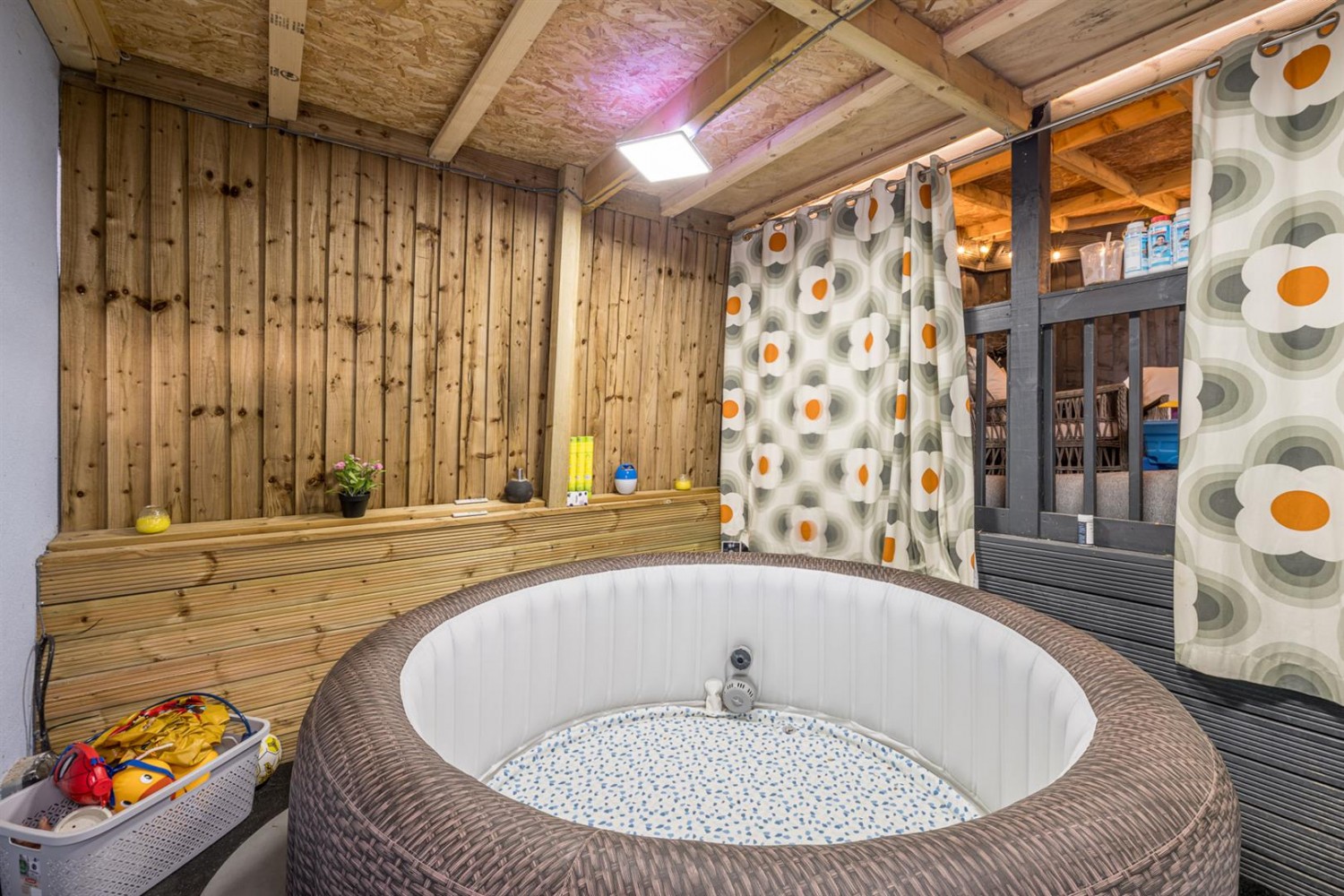 Lightwoods Road, Stourbridge, DY9 0TR