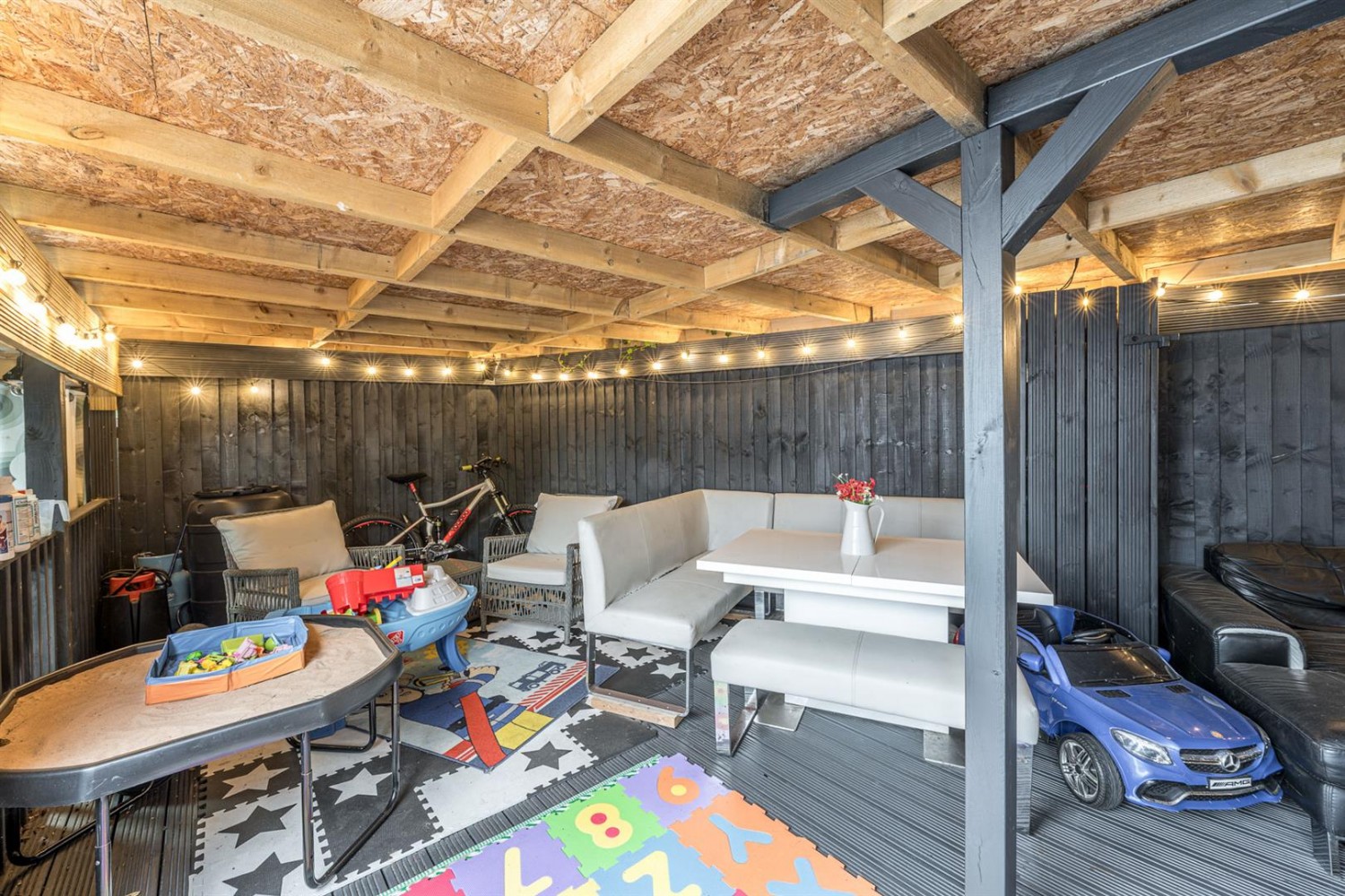 Lightwoods Road, Stourbridge, DY9 0TR