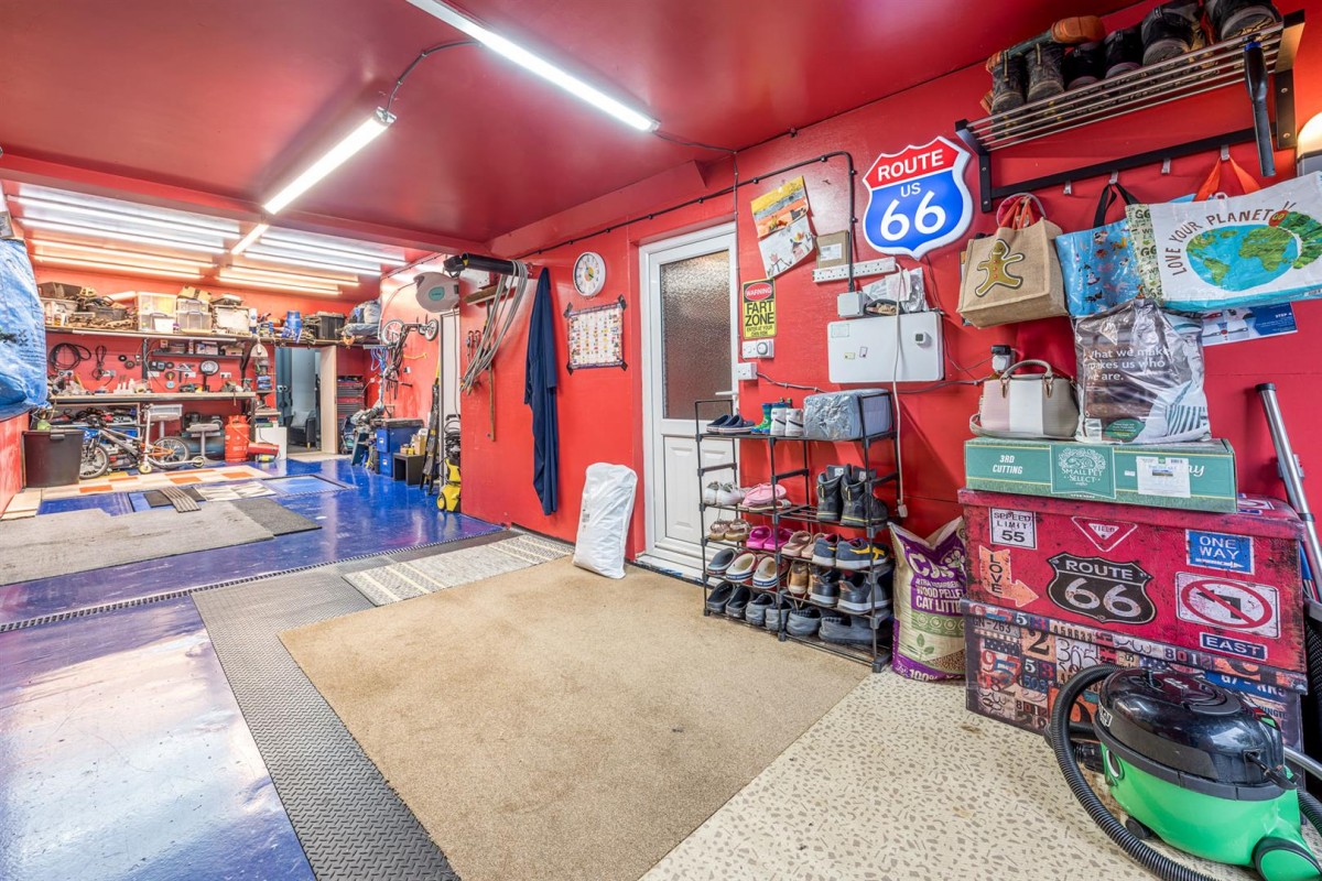 Lightwoods Road, Stourbridge, DY9 0TR