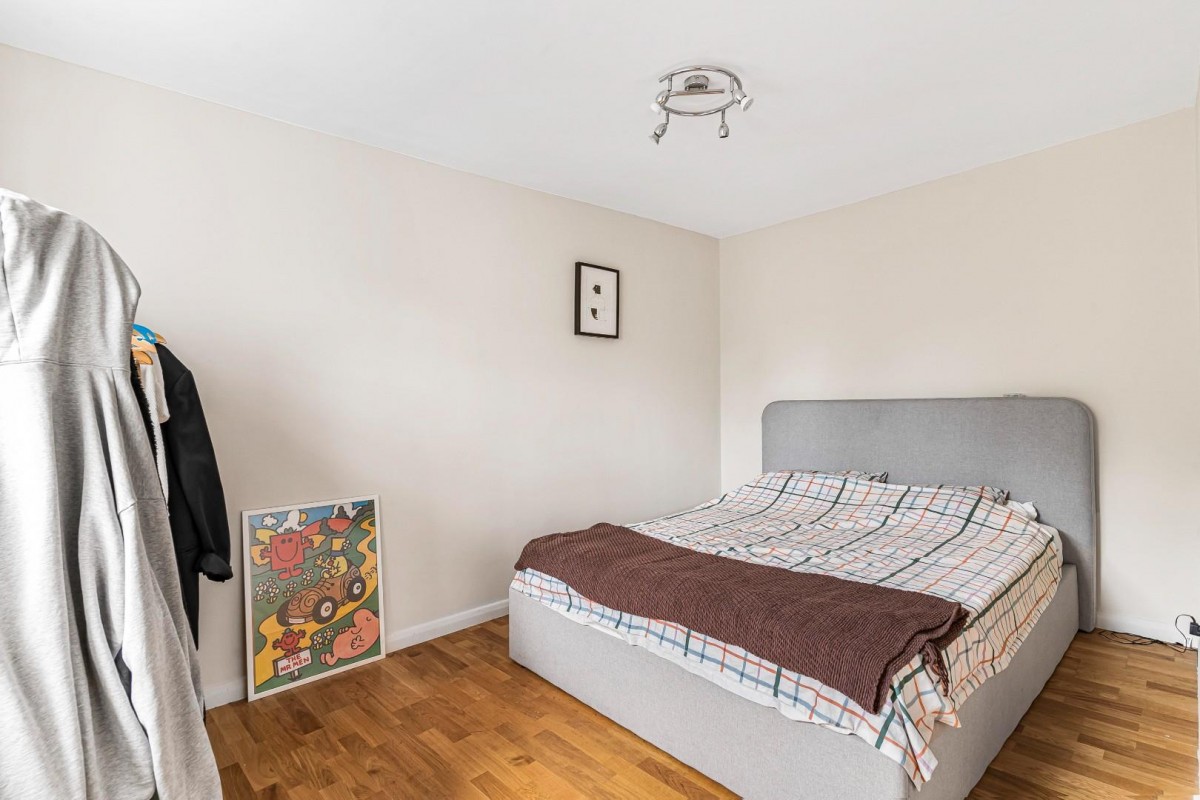 Warner Road, London, SE5