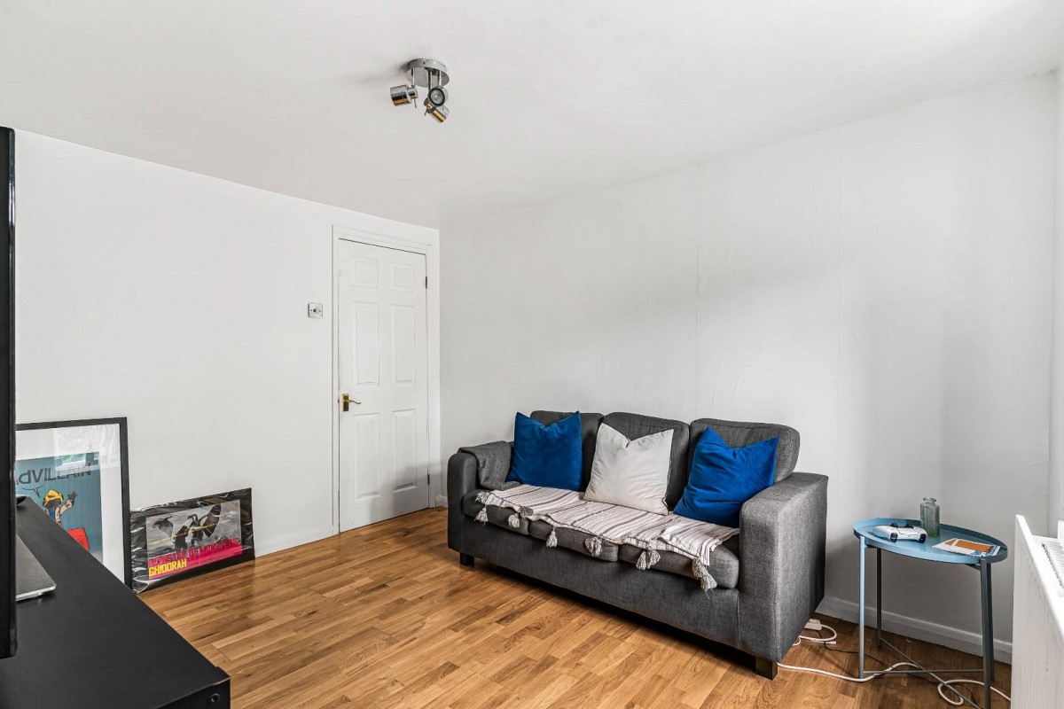 Warner Road, London, SE5